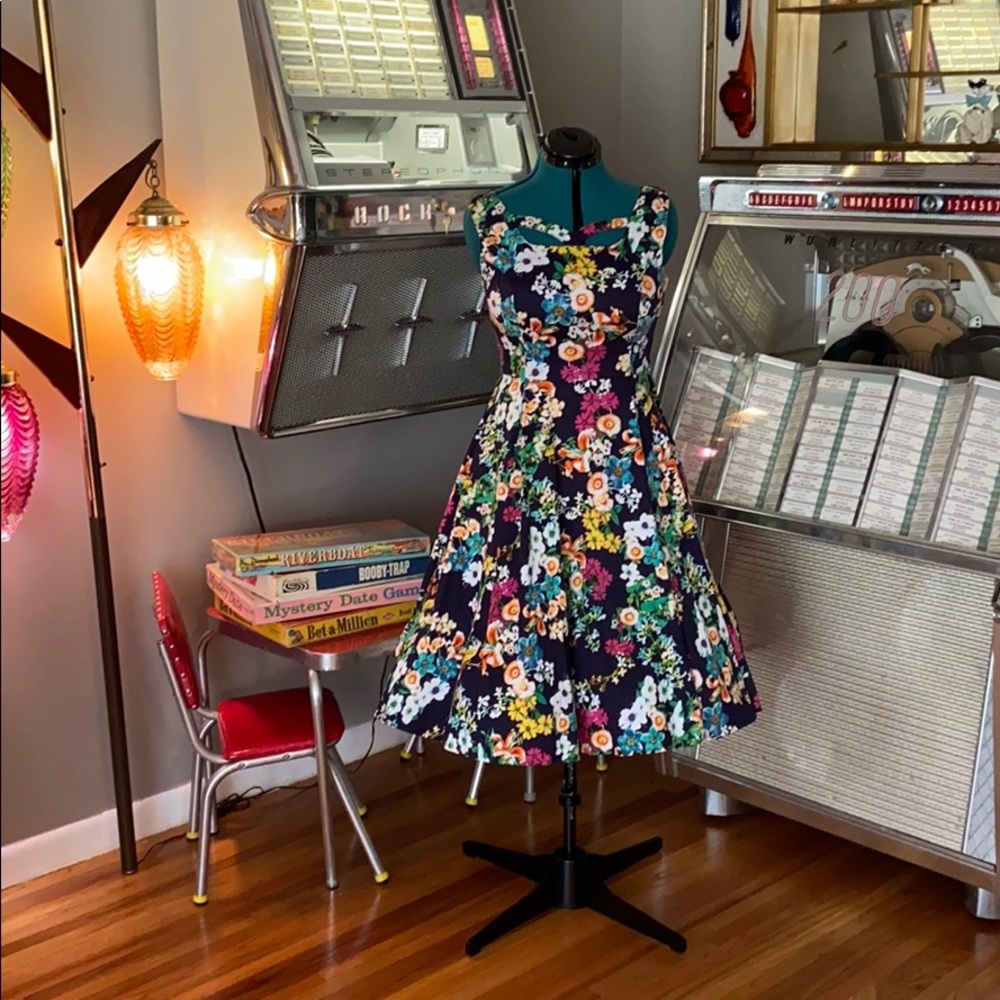Hearts and Roses swing dress Sz. US 8